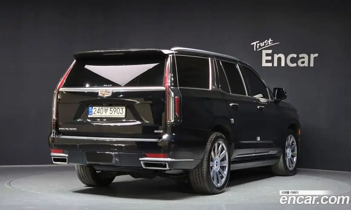 Cadillac Escalade 2022 6.2 гидро в Москве № 2065744, фото 2