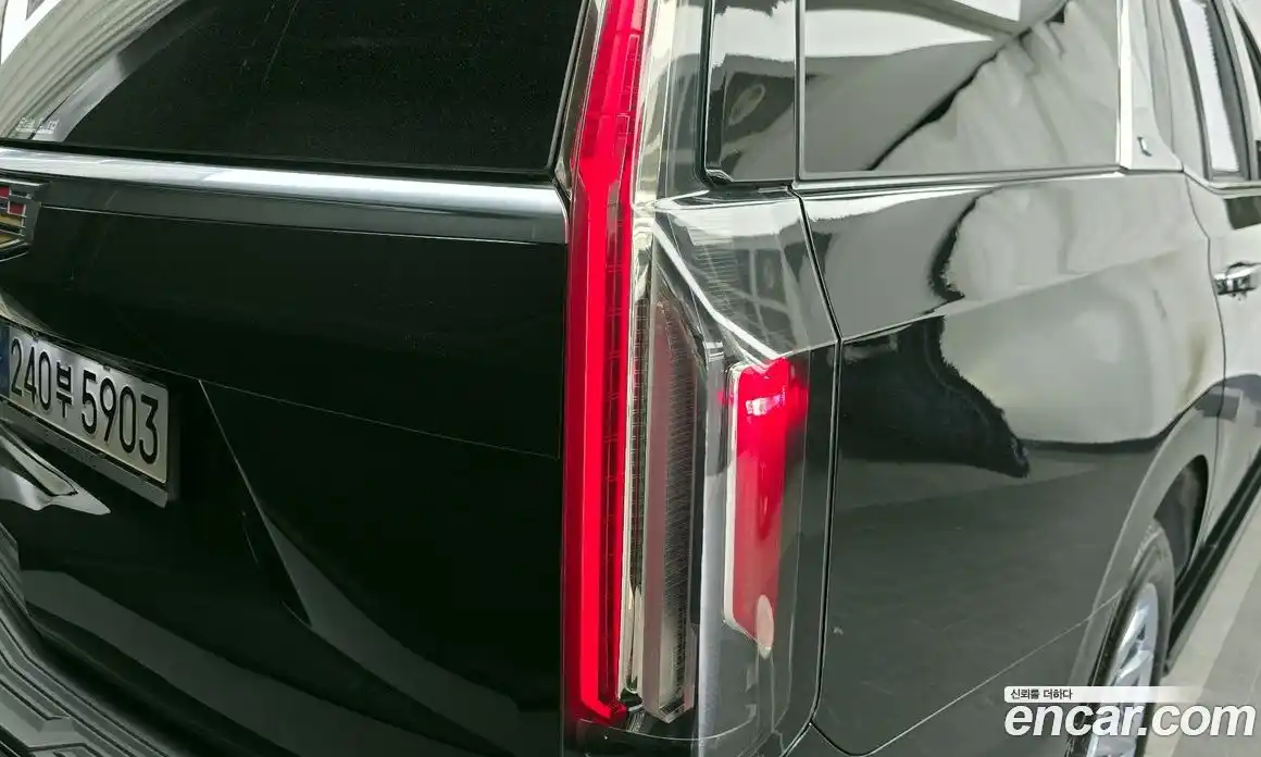 Cadillac Escalade 2022 6.2 гидро в Москве № 2065744, фото 9