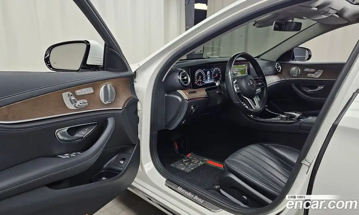 Mercedes-Benz E-Class 2019 2.0 гидро в Москве № 209290, фото 10