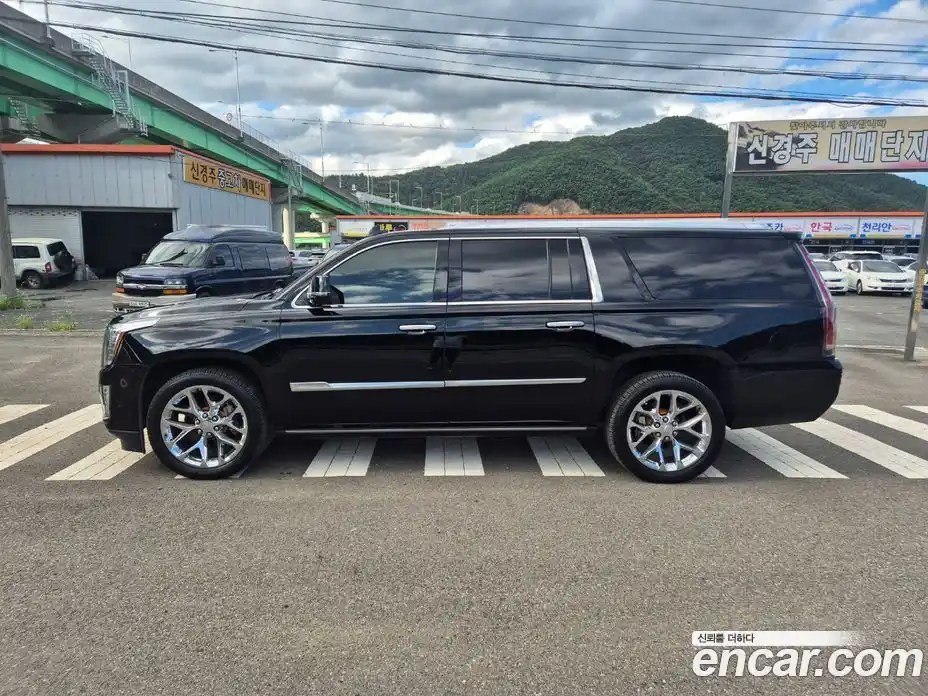 Cadillac Escalade 2017 6.2 гидро в Москве № 285587, фото 17