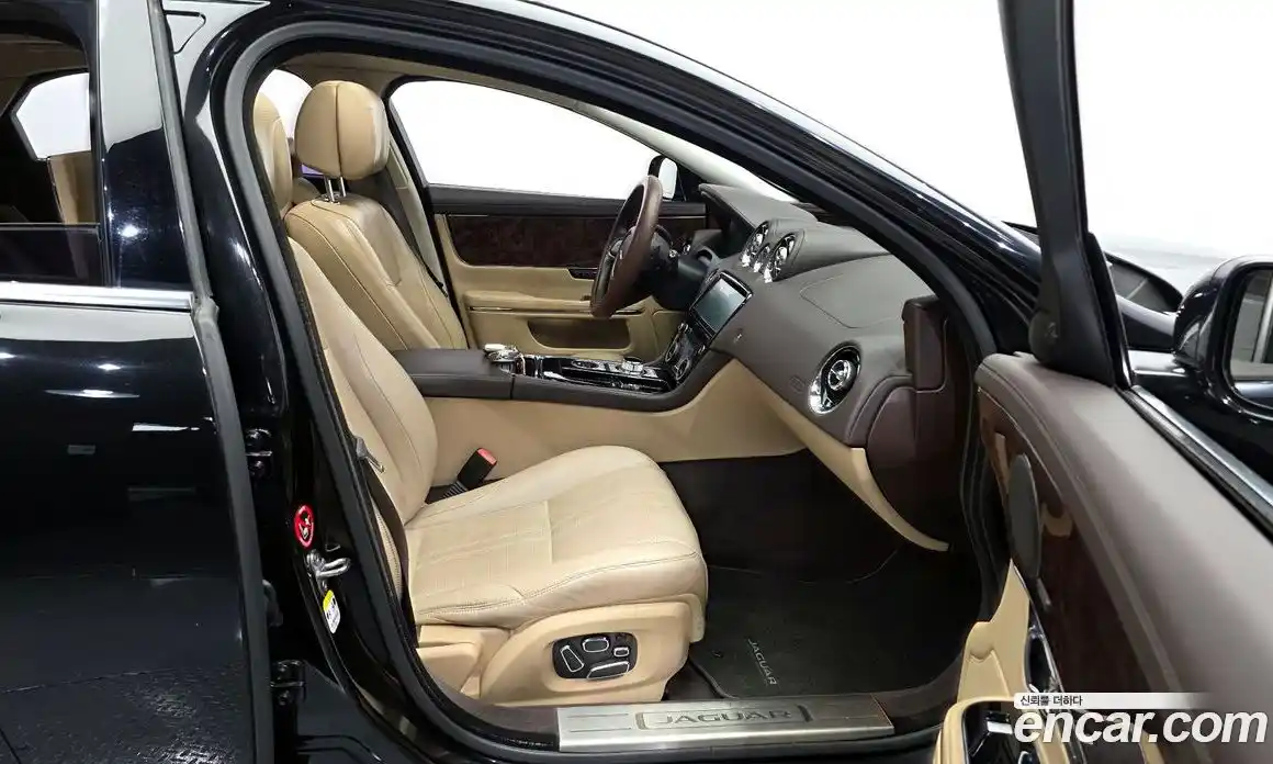 Jaguar XJ 2015 3.0 гидро в Москве № 335855, фото 10