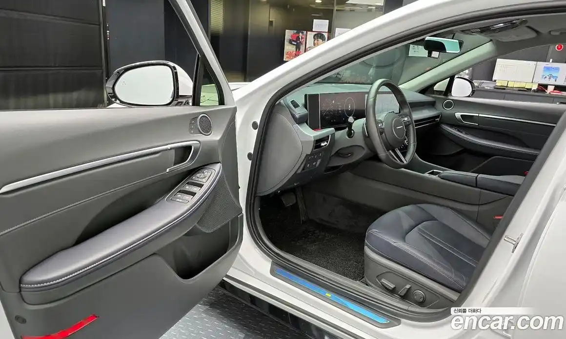 Hyundai Sonata 2023 1.6 гидро в Москве № 107778, фото 11