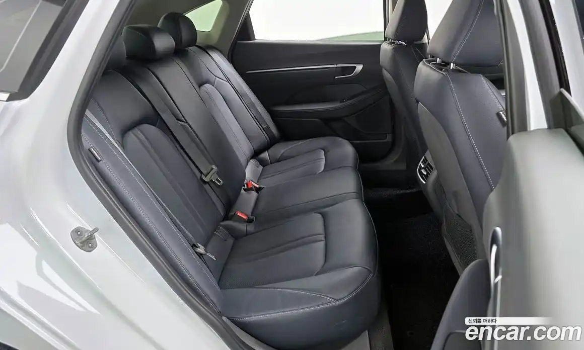 Hyundai Sonata 2023 1.6 гидро в Москве № 107778, фото 12