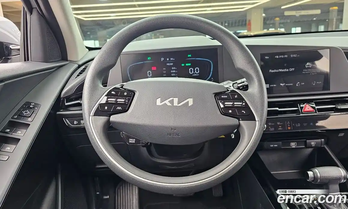 Kia Niro 2024 1.6 гидро в Москве № 2050980, фото 13