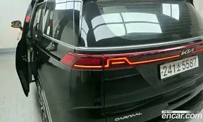 Kia Canival 2022 3.5 гидро в Москве № 2051043, миниатюра 9