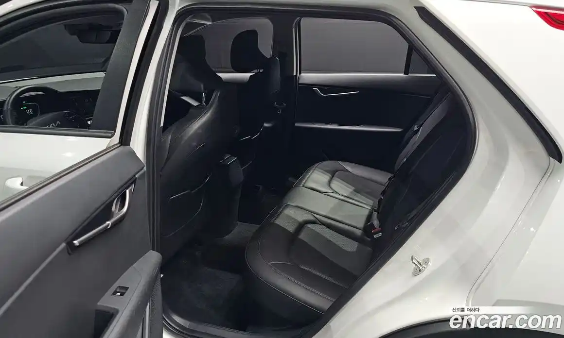 Kia Niro 2023 1.6 гидро в Москве № 2051124, фото 17