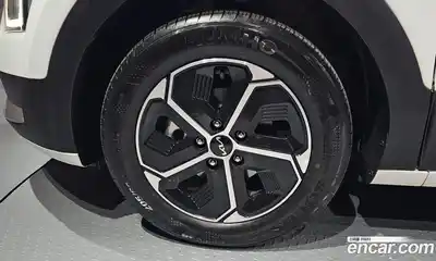 Kia Niro 2023 1.6 гидро в Москве № 2051124, миниатюра 5