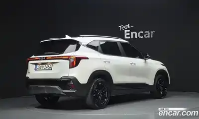 Kia Seltos 2022 1.6 гидро в Москве № 2051143, миниатюра 2