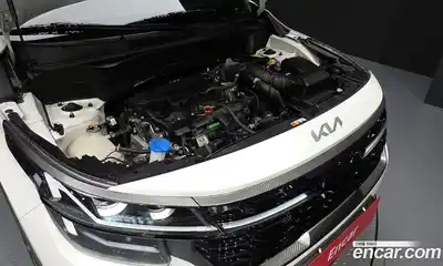 Kia Seltos 2022 1.6 гидро в Москве № 2051143, миниатюра 6