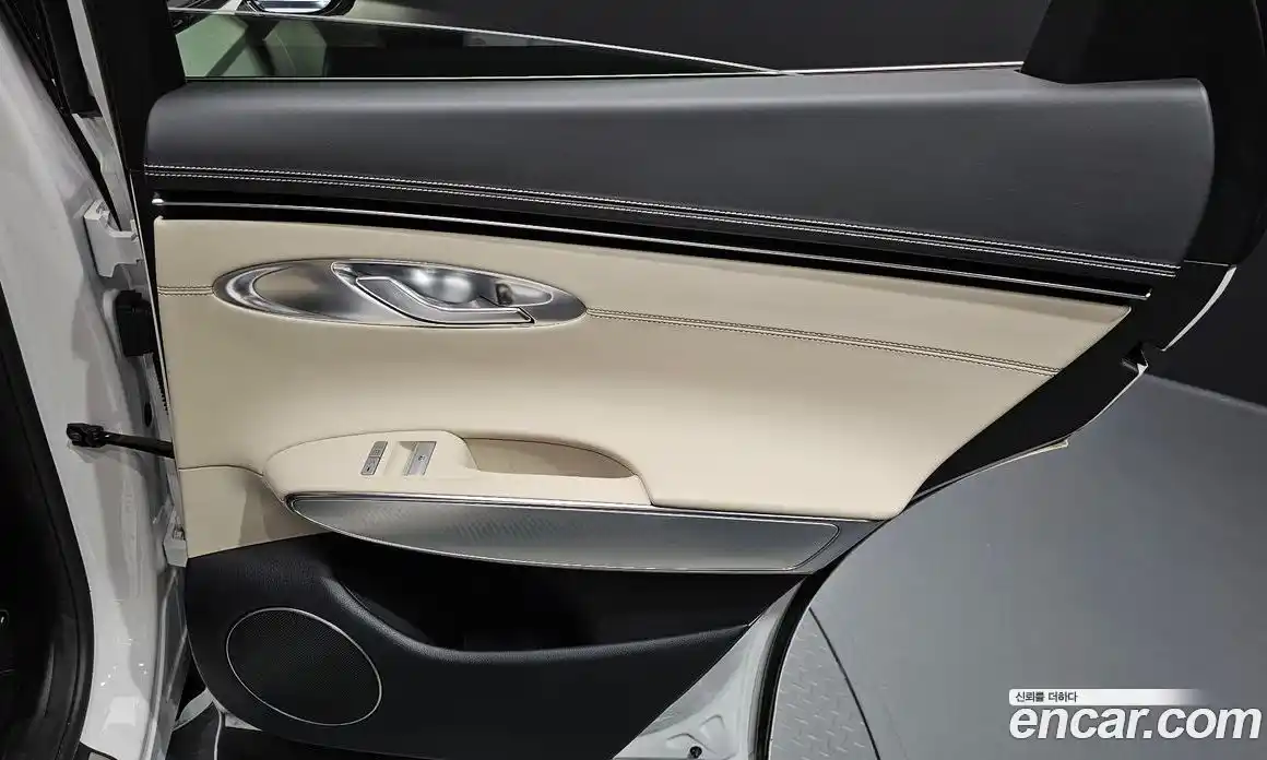 Genesis GV70 2023 2.5 гидро в Москве № 2051534, фото 15