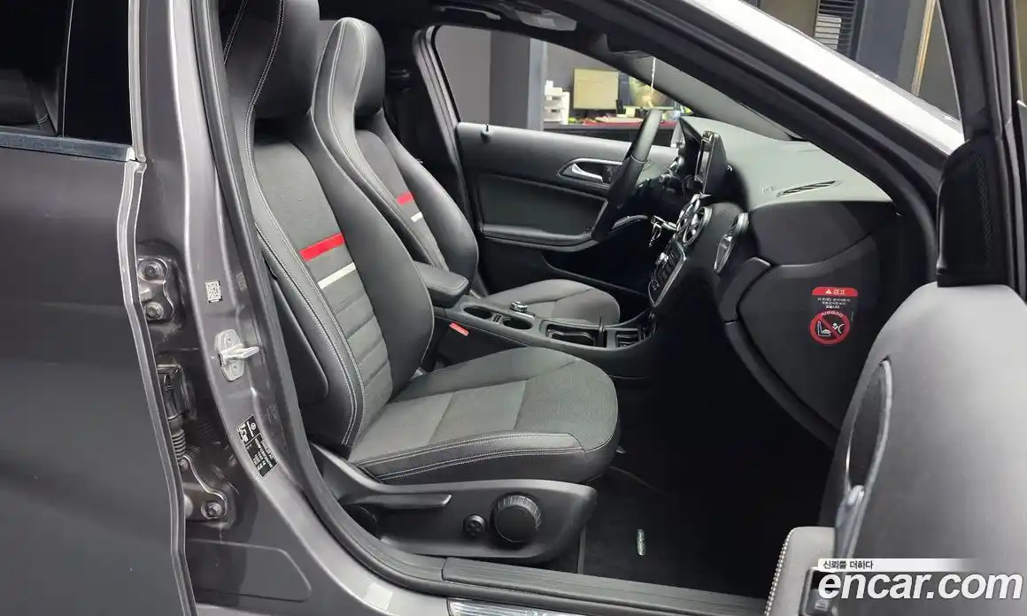 Mercedes-Benz A-Class 2015 1.5 гидро в Москве № 2053372, фото 11