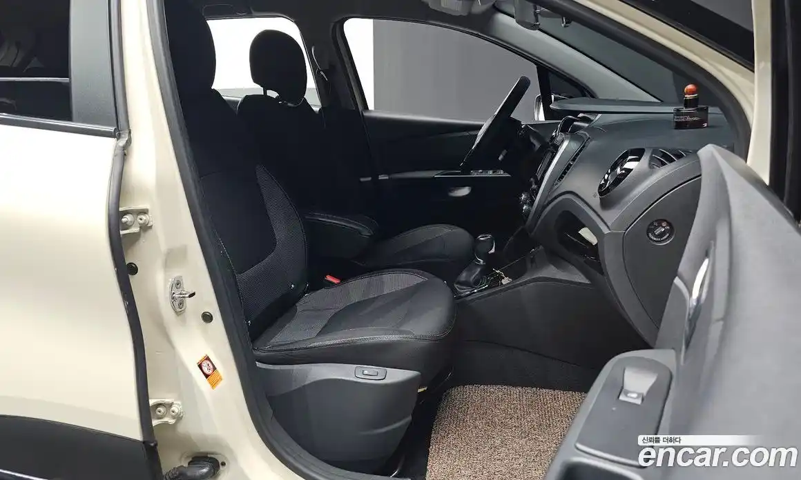 Renault QM3 2017 1.5 гидро в Москве № 2054015, фото 10