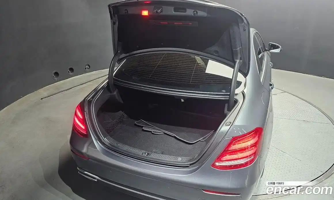 Mercedes-Benz E-Class 2017 1.9 гидро в Москве № 2054794, фото 26