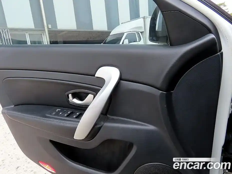 Renault SM5 2017 2.0 гидро в Москве № 2056198, фото 11