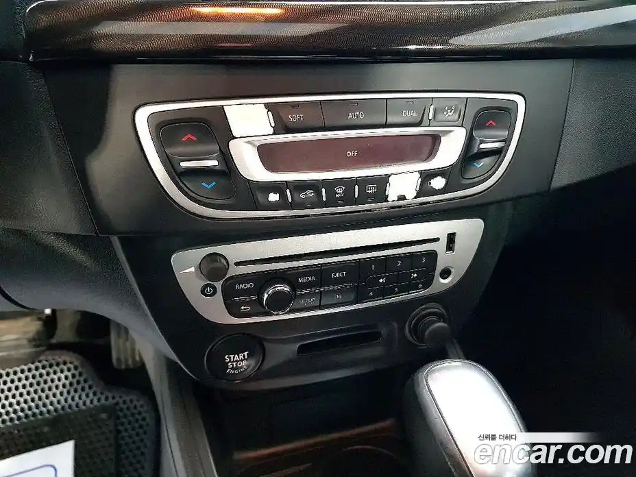 Renault SM3 2014 1.6 гидро в Москве № 2056226, фото 13