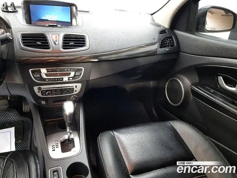 Renault SM3 2014 1.6 гидро в Москве № 2056226, фото 10