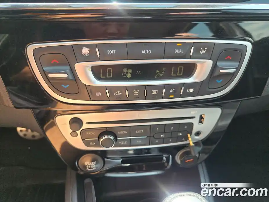 Renault SM3 2015 1.6 гидро в Москве № 2056245, фото 16