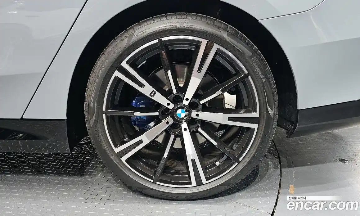 BMW 5-Series 2025 2.0 гидро в Москве № 2056281, фото 6