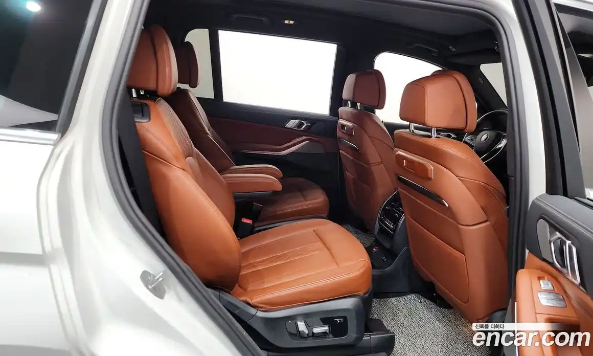 BMW X7 2023 3.0 гидро в Москве № 2056571, фото 17