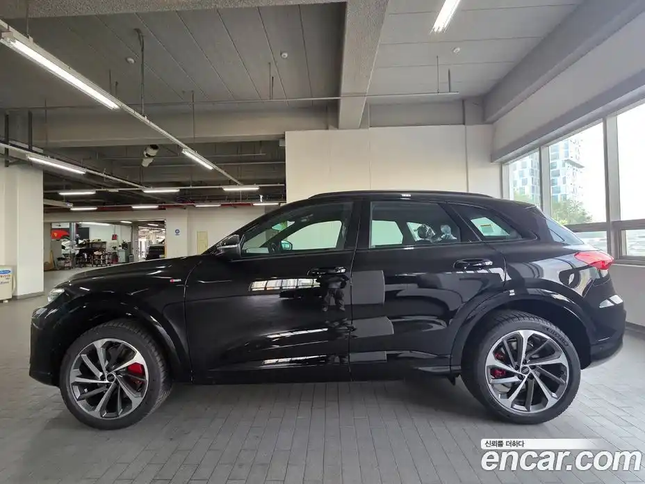 Audi Q5 2025 2.0 гидро в Москве № 2057566, фото 14