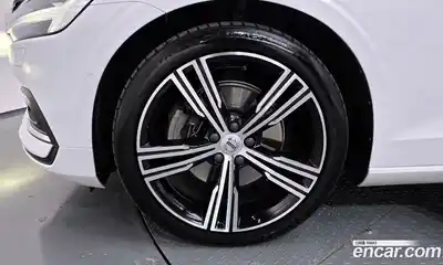 Volvo S60 2021 2.0 гидро в Москве № 2057984, миниатюра 5