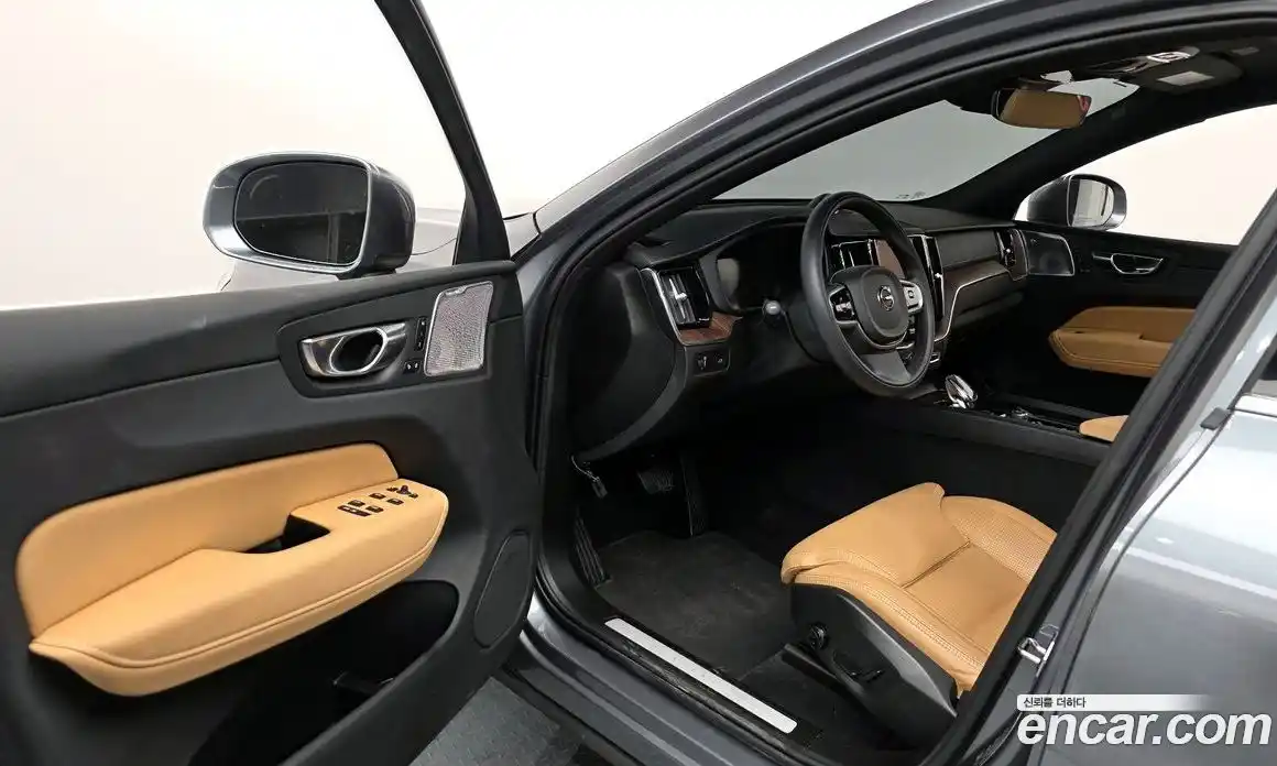 Volvo XC60 2021 2.0 гидро в Москве № 2057985, фото 13