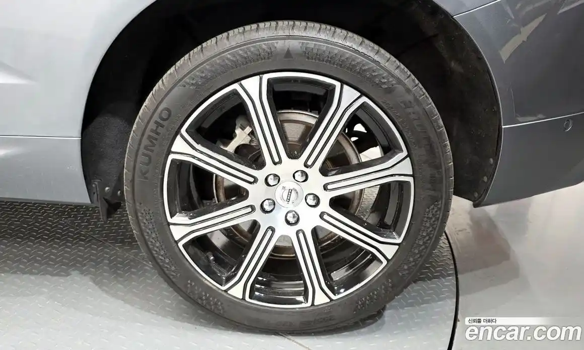 Volvo XC60 2021 2.0 гидро в Москве № 2057985, фото 7