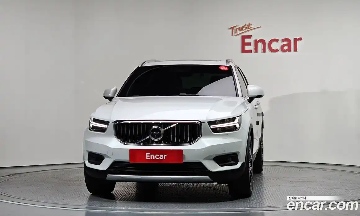Volvo XC40 2020 2.0 гидро в Москве № 2057991, фото 3