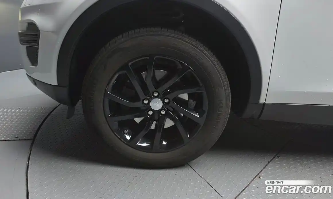 Land Rover Discovery Sport 2017 2.0 гидро в Москве № 2059039, фото 5