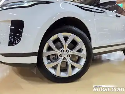 Land Rover Range-Rover Evoque 2023 2.0 гидро в Москве № 2059087, миниатюра 3