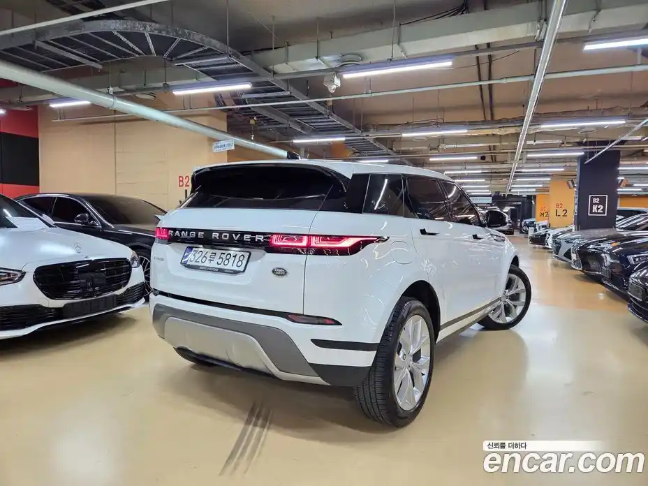Land Rover Range-Rover Evoque 2023 2.0 гидро в Москве № 2059087, фото 6