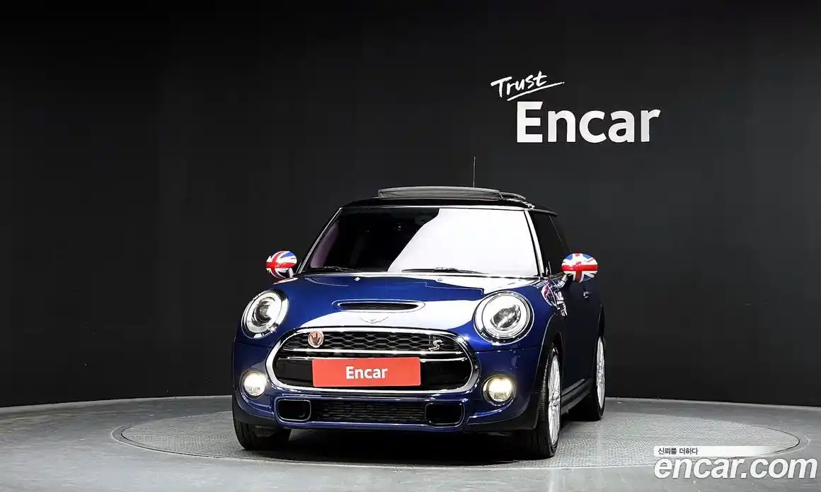 Mini Cooper 2016 2.0 гидро в Москве № 2059374, фото 3