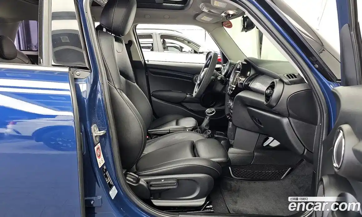 Mini Cooper 2015 1.5 гидро в Москве № 2059498, фото 11