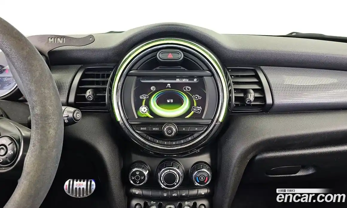 Mini Cooper 2015 1.5 гидро в Москве № 2059498, фото 14