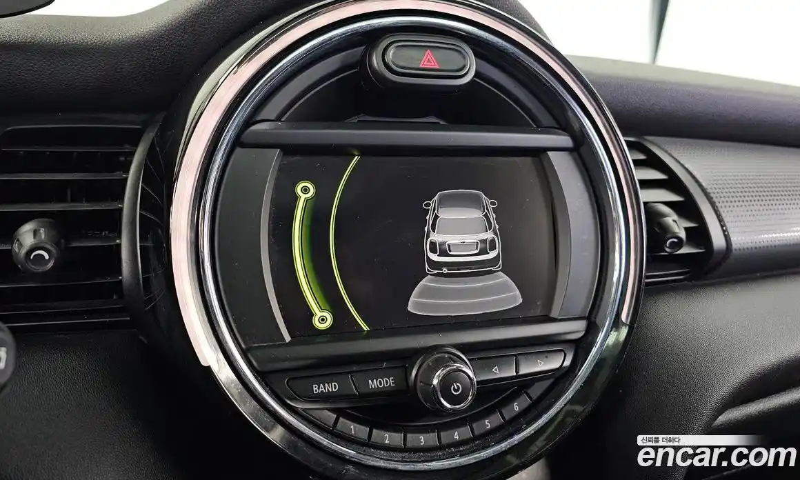 Mini Cooper 2015 1.5 гидро в Москве № 2059498, фото 16