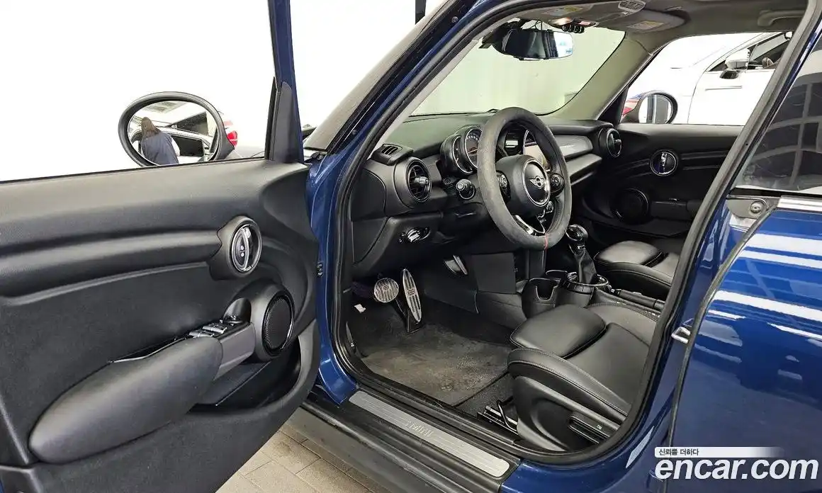 Mini Cooper 2015 1.5 гидро в Москве № 2059498, фото 10