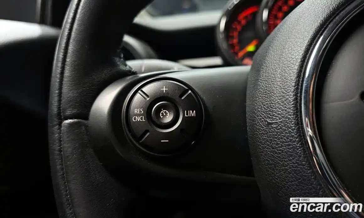 Mini Cooper 2017 1.5 гидро в Москве № 2059499, фото 24