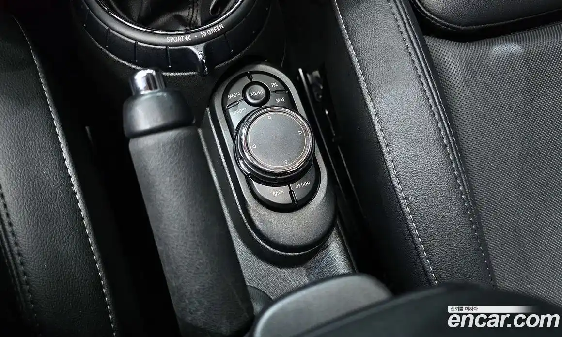 Mini Cooper 2017 1.5 гидро в Москве № 2059499, фото 27