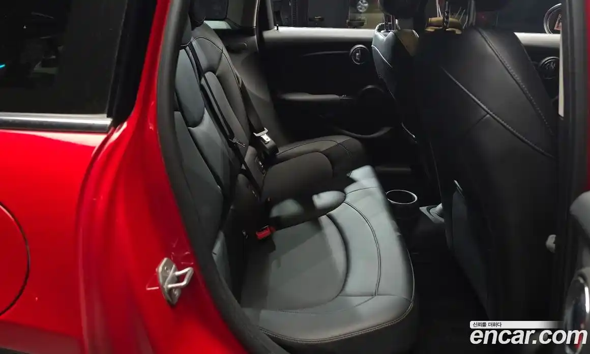Mini Cooper 2018 1.5 гидро в Москве № 2059527, фото 18