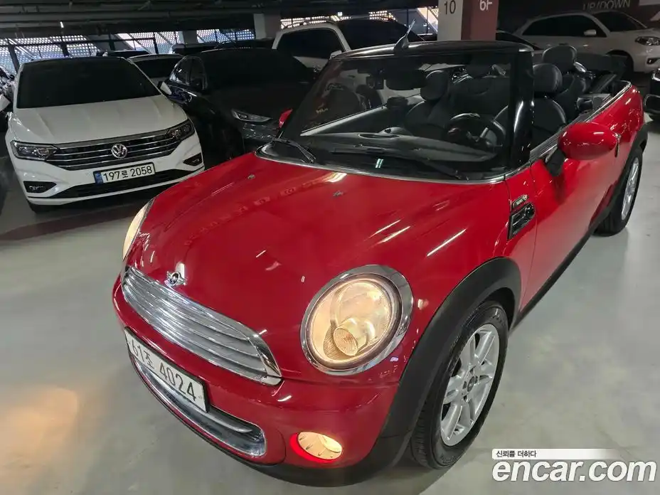 Mini Cooper Convertible 2014 1.6 гидро в Москве № 2059739, фото 12