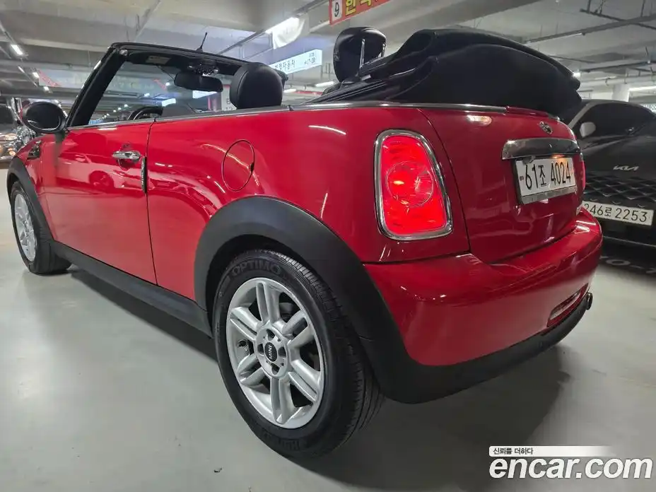 Mini Cooper Convertible 2014 1.6 гидро в Москве № 2059739, фото 18