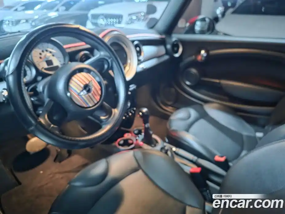 Mini Cooper Convertible 2014 1.6 гидро в Москве № 2059739, фото 9
