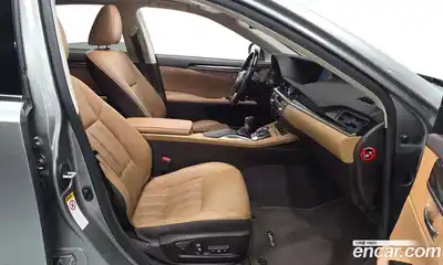 Lexus ES 2018 2.5 гидро в Москве № 2060135, миниатюра 10