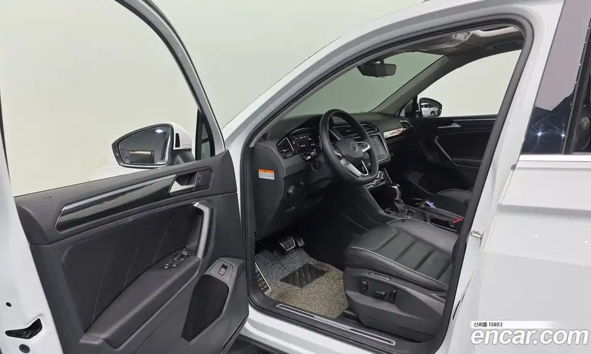 Volkswagen Tiguan 2021 2.0 гидро в Москве № 2060447, фото 17