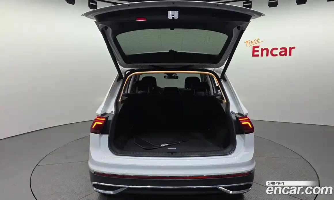 Volkswagen Tiguan 2021 2.0 гидро в Москве № 2060447, фото 26