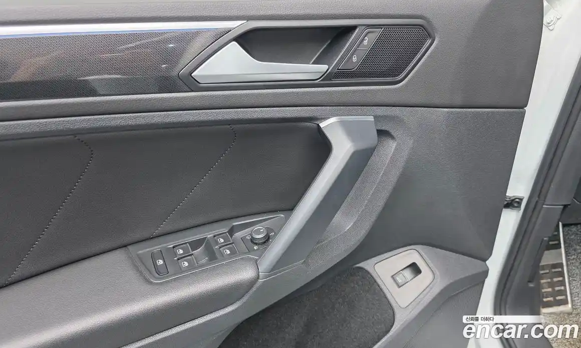 Volkswagen Tiguan 2021 2.0 гидро в Москве № 2060447, фото 28