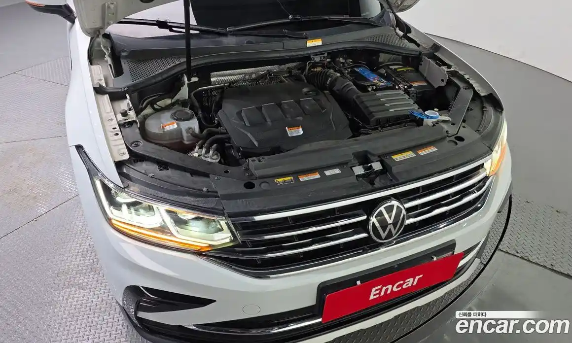 Volkswagen Tiguan 2021 2.0 гидро в Москве № 2060447, фото 6