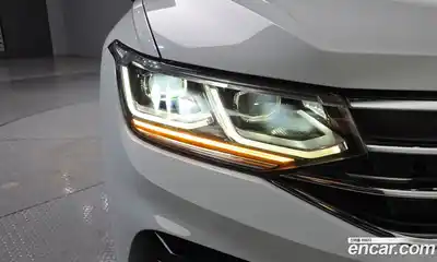 Volkswagen Tiguan 2021 2.0 гидро в Москве № 2060447, миниатюра 8