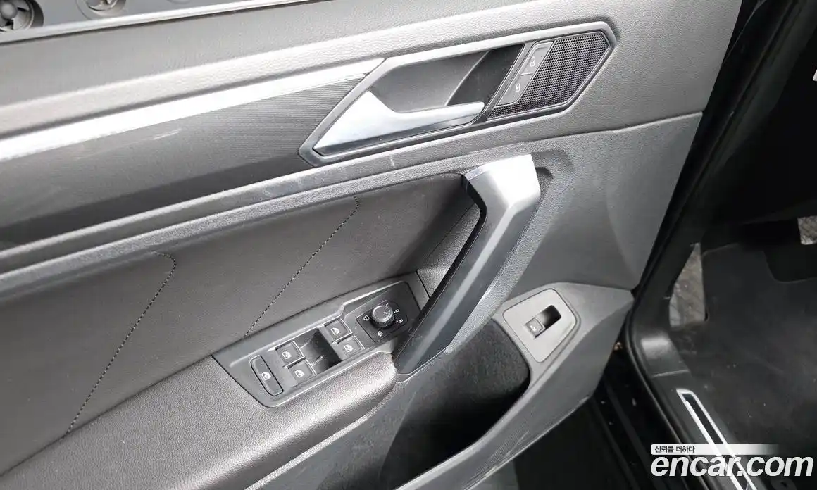 Volkswagen Tiguan 2020 2.0 гидро в Москве № 2060712, фото 28