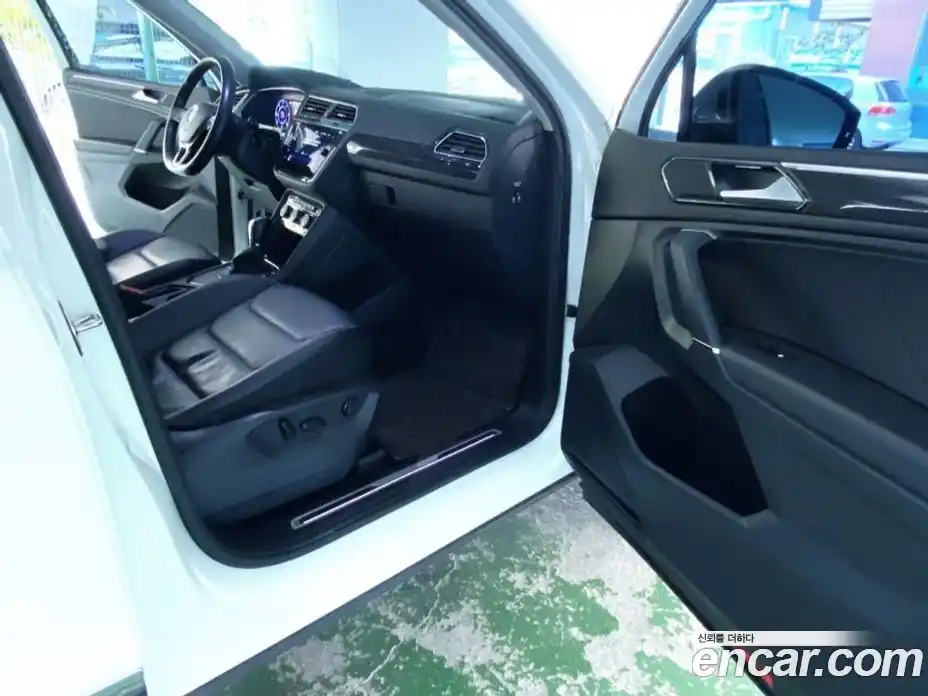 Volkswagen Tiguan 2018 2.0 гидро в Москве № 2061110, фото 10